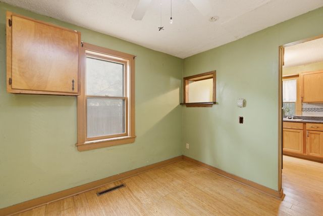 828 W IRVING AVE, Wichita, KS 67213
