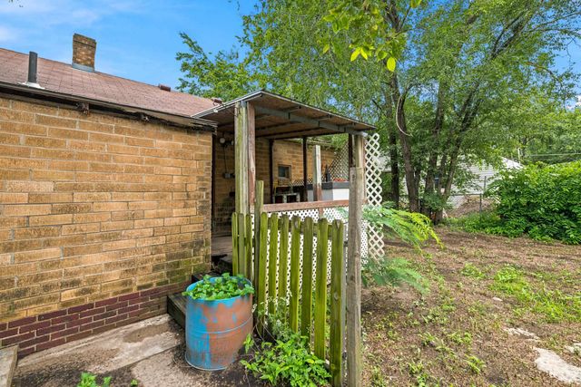 828 W IRVING AVE, Wichita, KS 67213