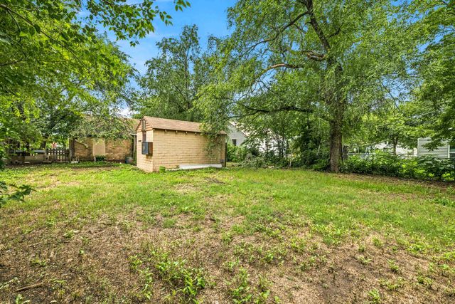 828 W IRVING AVE, Wichita, KS 67213