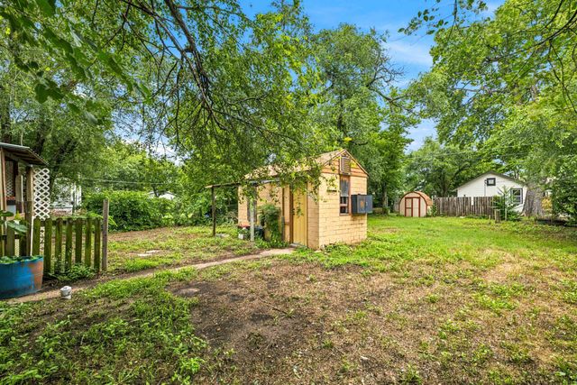 828 W IRVING AVE, Wichita, KS 67213