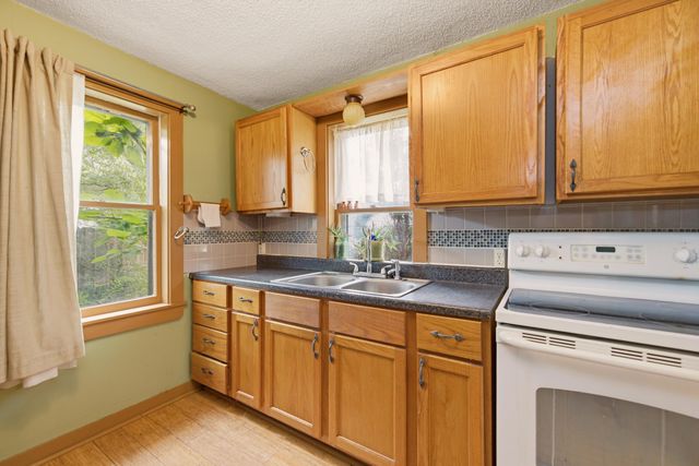 828 W IRVING AVE, Wichita, KS 67213