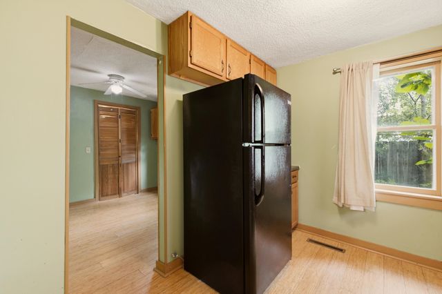 828 W IRVING AVE, Wichita, KS 67213