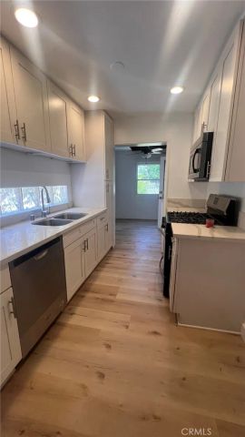 2201 S Towne, Pomona, CA 91766
