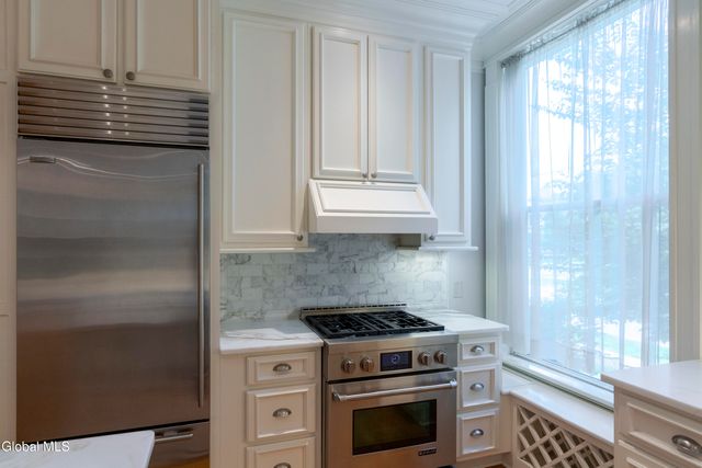 45 Greenfield Avenue Apt 12, Saratoga Springs, NY 12866