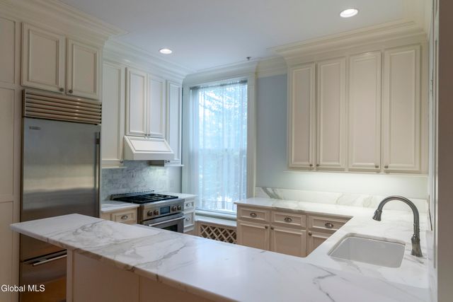 45 Greenfield Avenue Apt 12, Saratoga Springs, NY 12866