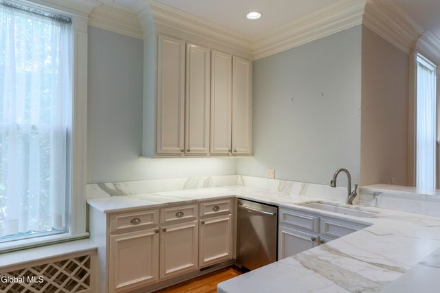 45 Greenfield Avenue Apt 12, Saratoga Springs, NY 12866