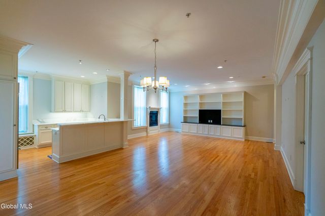 45 Greenfield Avenue Apt 12, Saratoga Springs, NY 12866