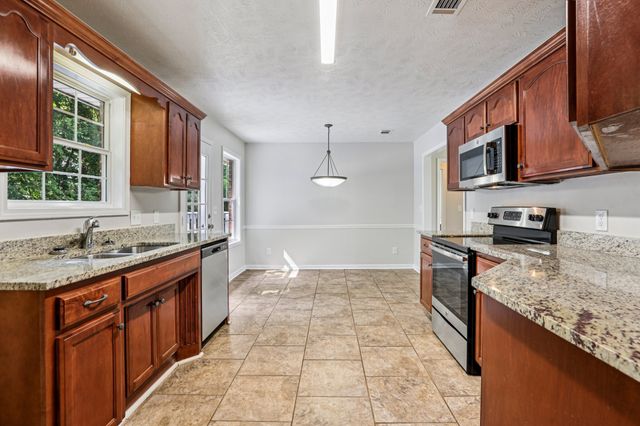 10000 Syracuse Dr, Smyrna, TN 37167