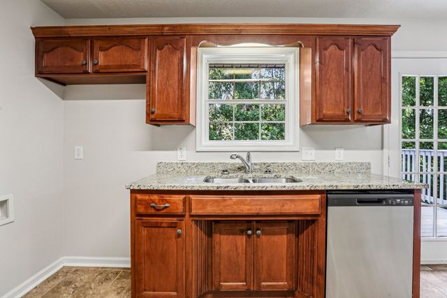 10000 Syracuse Dr, Smyrna, TN 37167