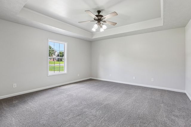 10000 Syracuse Dr, Smyrna, TN 37167