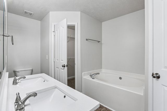 10000 Syracuse Dr, Smyrna, TN 37167