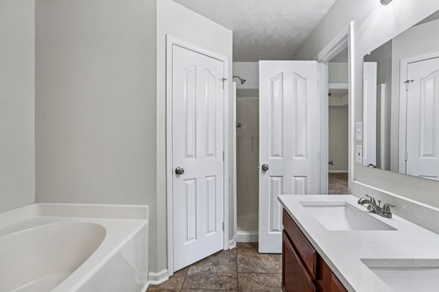 10000 Syracuse Dr, Smyrna, TN 37167