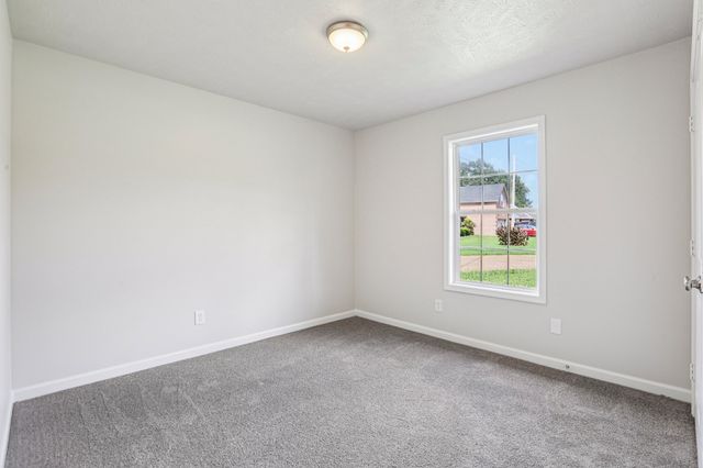 10000 Syracuse Dr, Smyrna, TN 37167