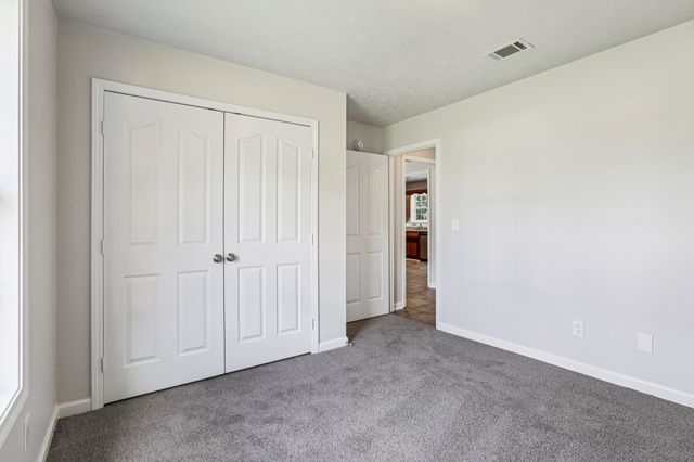 10000 Syracuse Dr, Smyrna, TN 37167