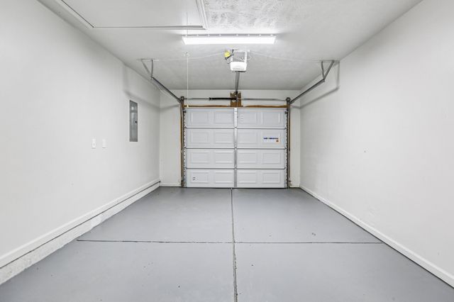 10000 Syracuse Dr, Smyrna, TN 37167