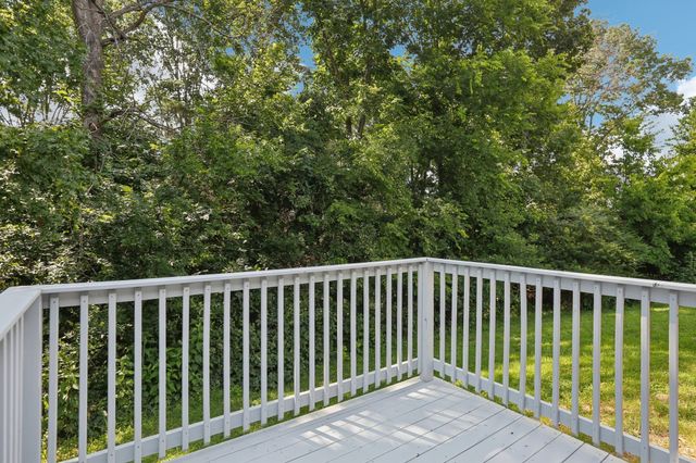 10000 Syracuse Dr, Smyrna, TN 37167