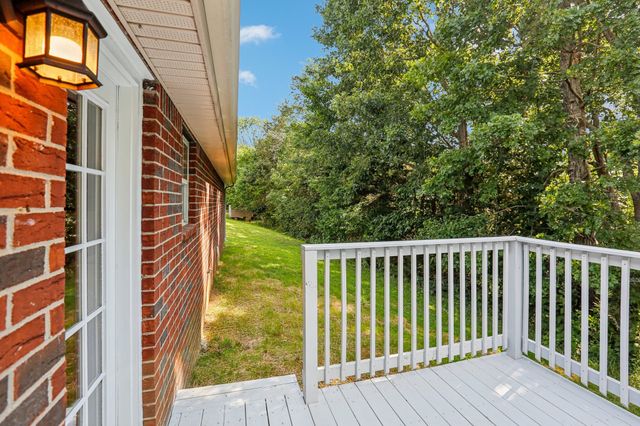 10000 Syracuse Dr, Smyrna, TN 37167