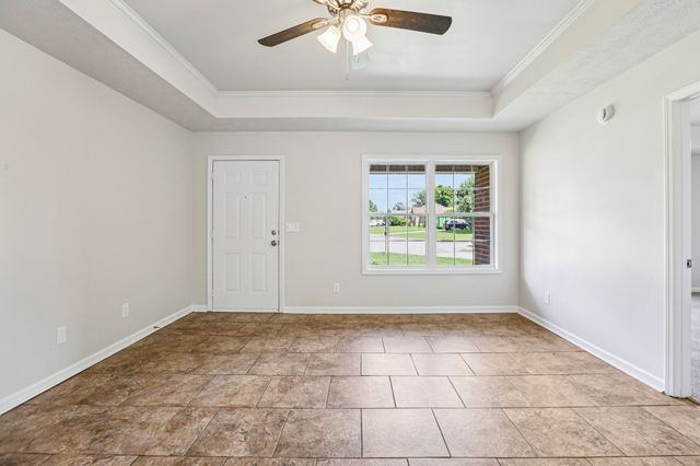 10000 Syracuse Dr, Smyrna, TN 37167