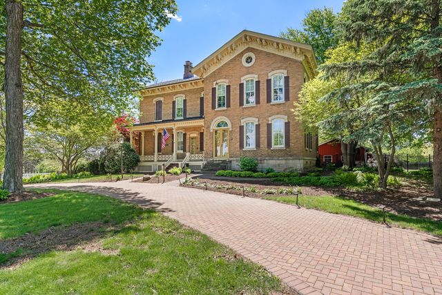 1542 Plainfield Road, Oswego, IL 60543