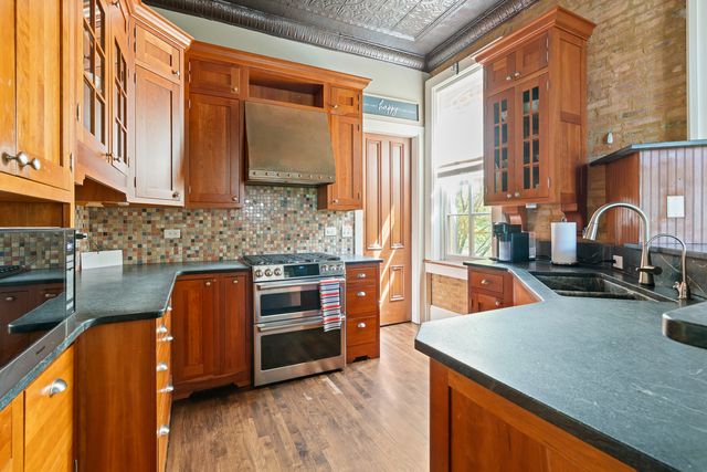 1542 Plainfield Road, Oswego, IL 60543