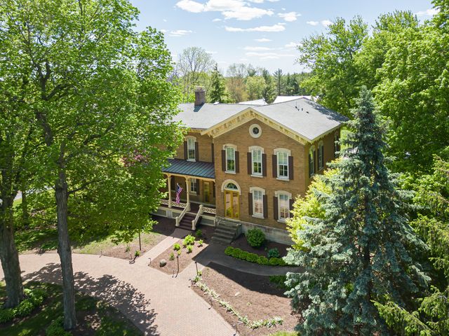 1542 Plainfield Road, Oswego, IL 60543