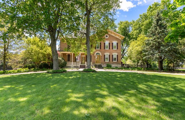 1542 Plainfield Road, Oswego, IL 60543