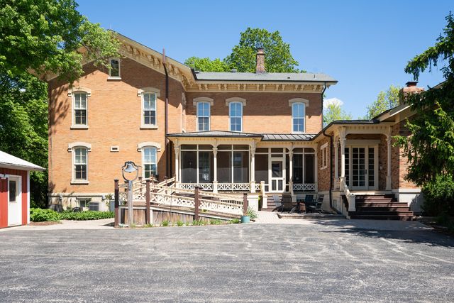 1542 Plainfield Road, Oswego, IL 60543