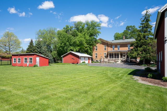 1542 Plainfield Road, Oswego, IL 60543
