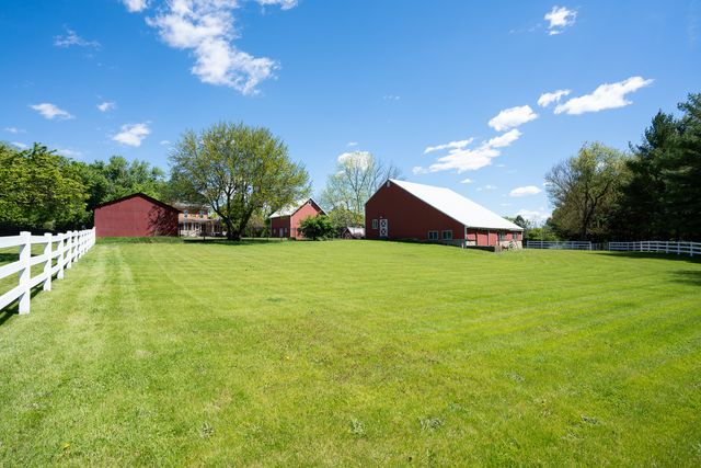 1542 Plainfield Road, Oswego, IL 60543