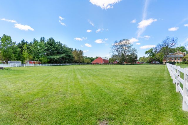 1542 Plainfield Road, Oswego, IL 60543