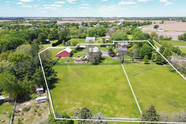 1542 Plainfield Road, Oswego, IL 60543