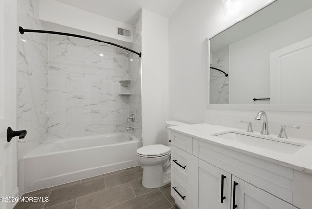 22 Remington Court, Farmingdale, NJ 07727