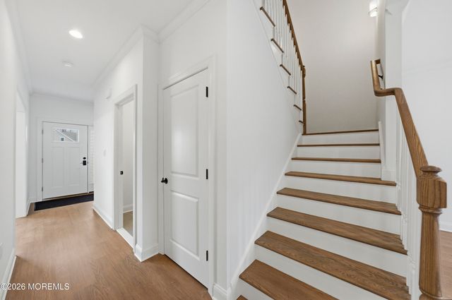 22 Remington Court, Farmingdale, NJ 07727