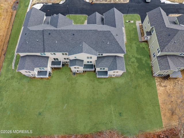 22 Remington Court, Farmingdale, NJ 07727