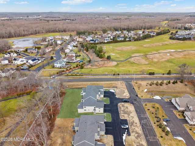 22 Remington Court, Farmingdale, NJ 07727