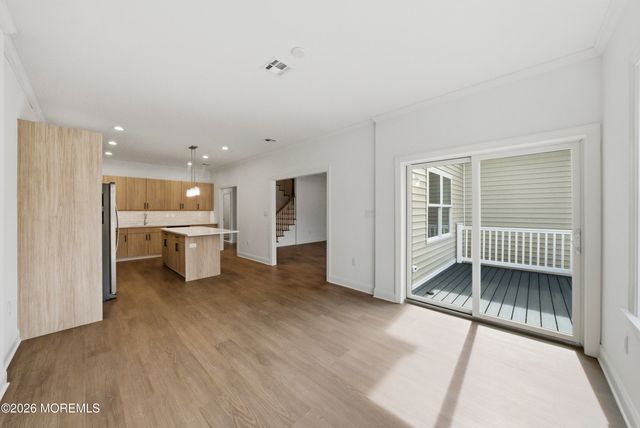 22 Remington Court, Farmingdale, NJ 07727