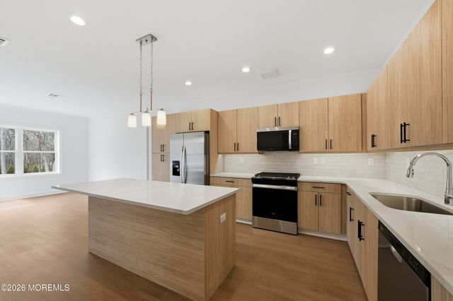 22 Remington Court, Farmingdale, NJ 07727