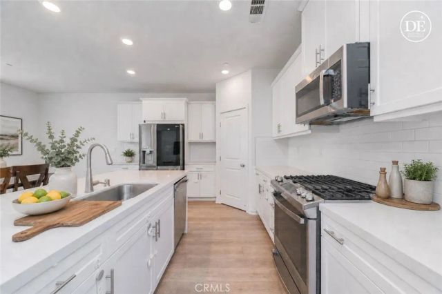 2239 Melogold, Corona, CA 92883
