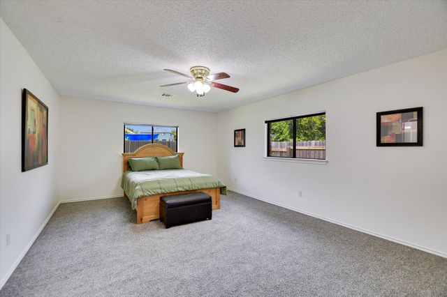 905 Justeford DR, Pflugerville, TX 78660