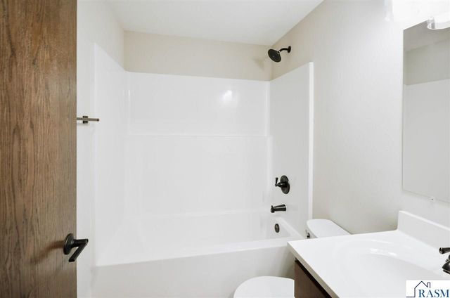 2113 Lunden Street, St. Peter, MN 56082