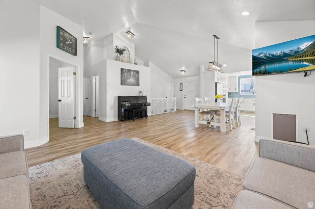 3974 W DUNKELD ST, South Jordan, UT 84009