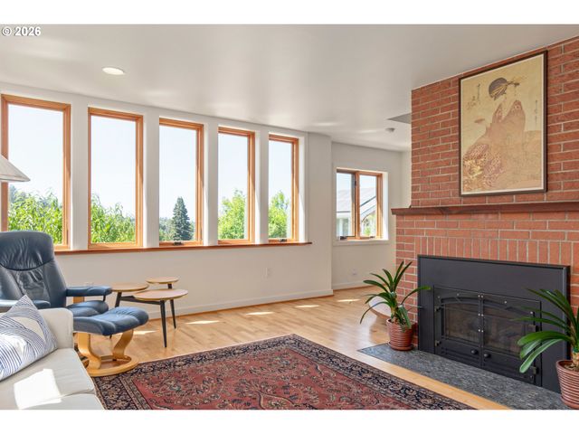 2580 CHULA VISTA Blvd, Eugene, OR 97403