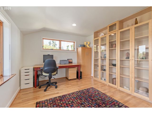 2580 CHULA VISTA Blvd, Eugene, OR 97403