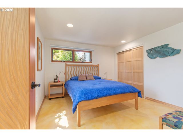 2580 CHULA VISTA Blvd, Eugene, OR 97403