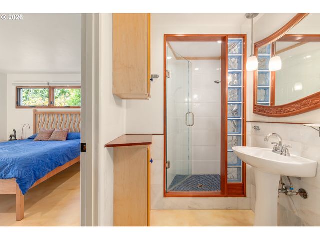 2580 CHULA VISTA Blvd, Eugene, OR 97403