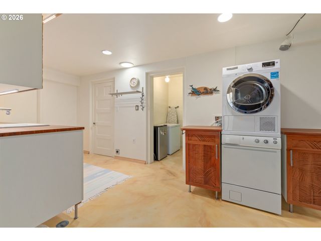 2580 CHULA VISTA Blvd, Eugene, OR 97403