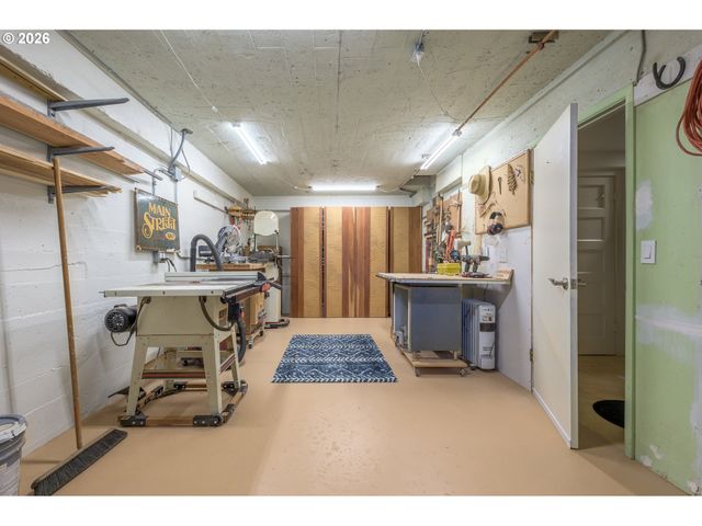 2580 CHULA VISTA Blvd, Eugene, OR 97403