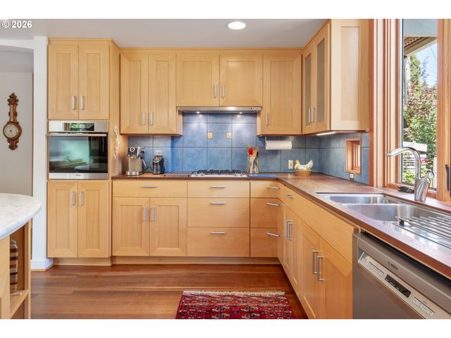 2580 CHULA VISTA Blvd, Eugene, OR 97403