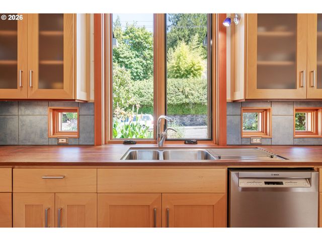 2580 CHULA VISTA Blvd, Eugene, OR 97403