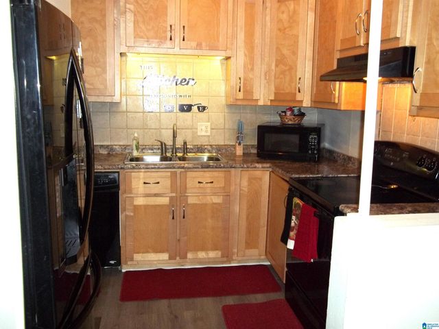 2916 VALLEYVIEW CIRCLE, Adamsville, AL 35005